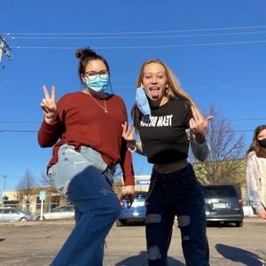 Meet your Posher, Ava